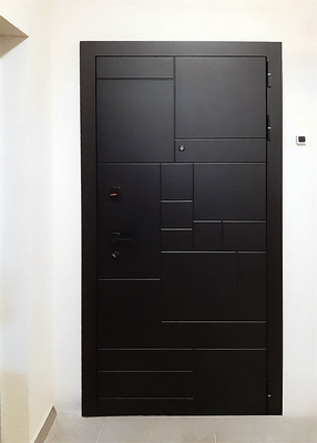 Черная внешняя панель МДФ