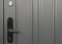 Примеры дверей с электронными замками